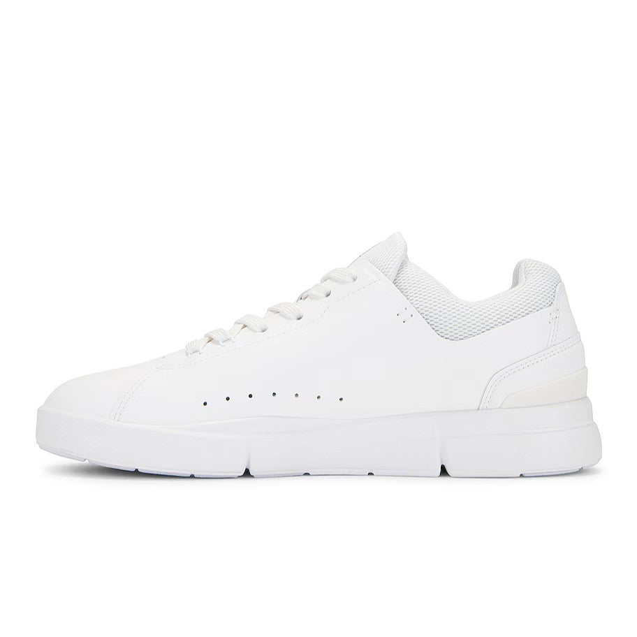 on running on cloud x the roger spin 2 White