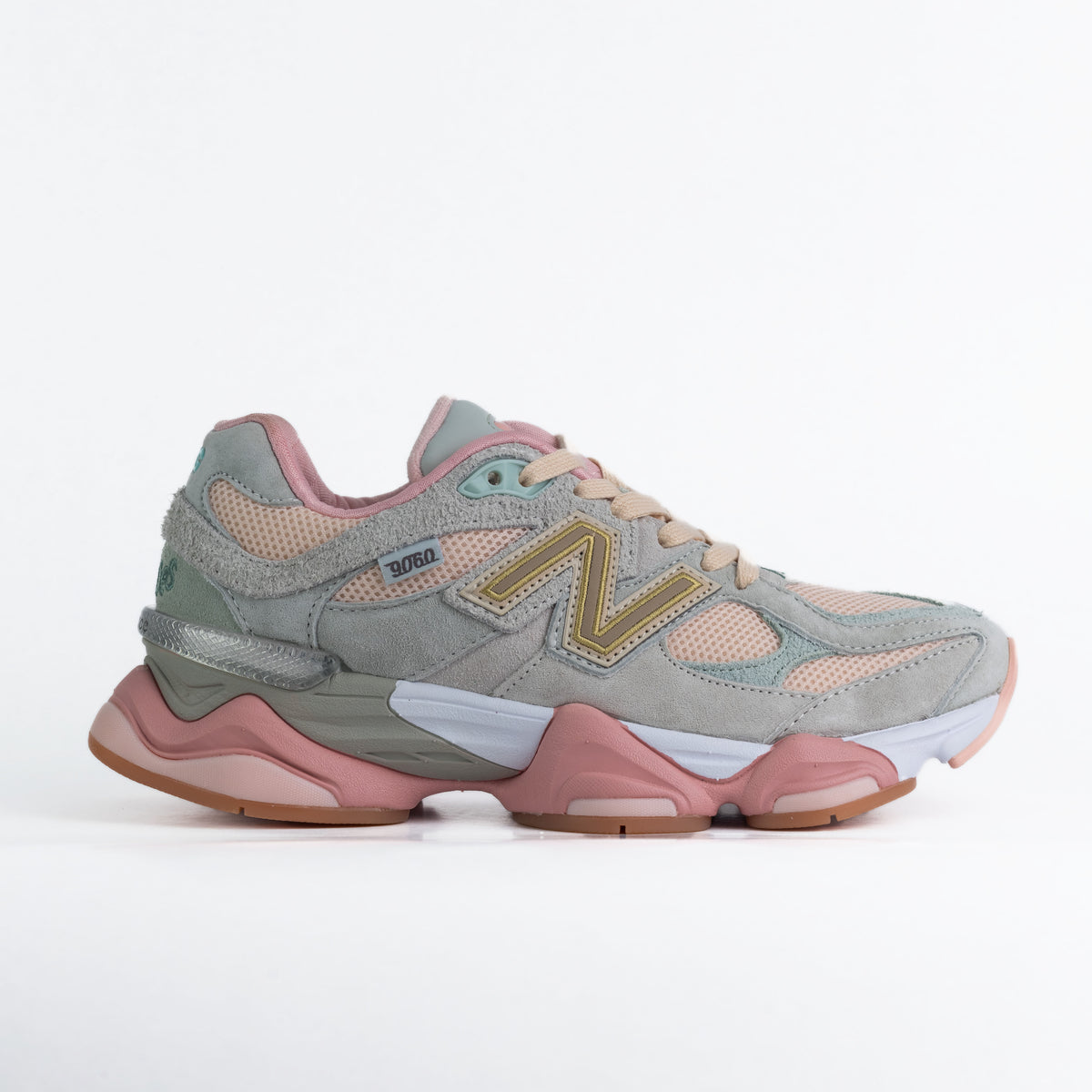 New Balance 9060 – Grey & Pink
