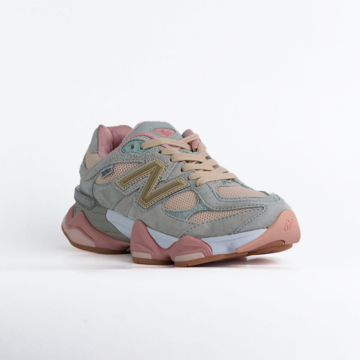New Balance 9060 – Grey & Pink
