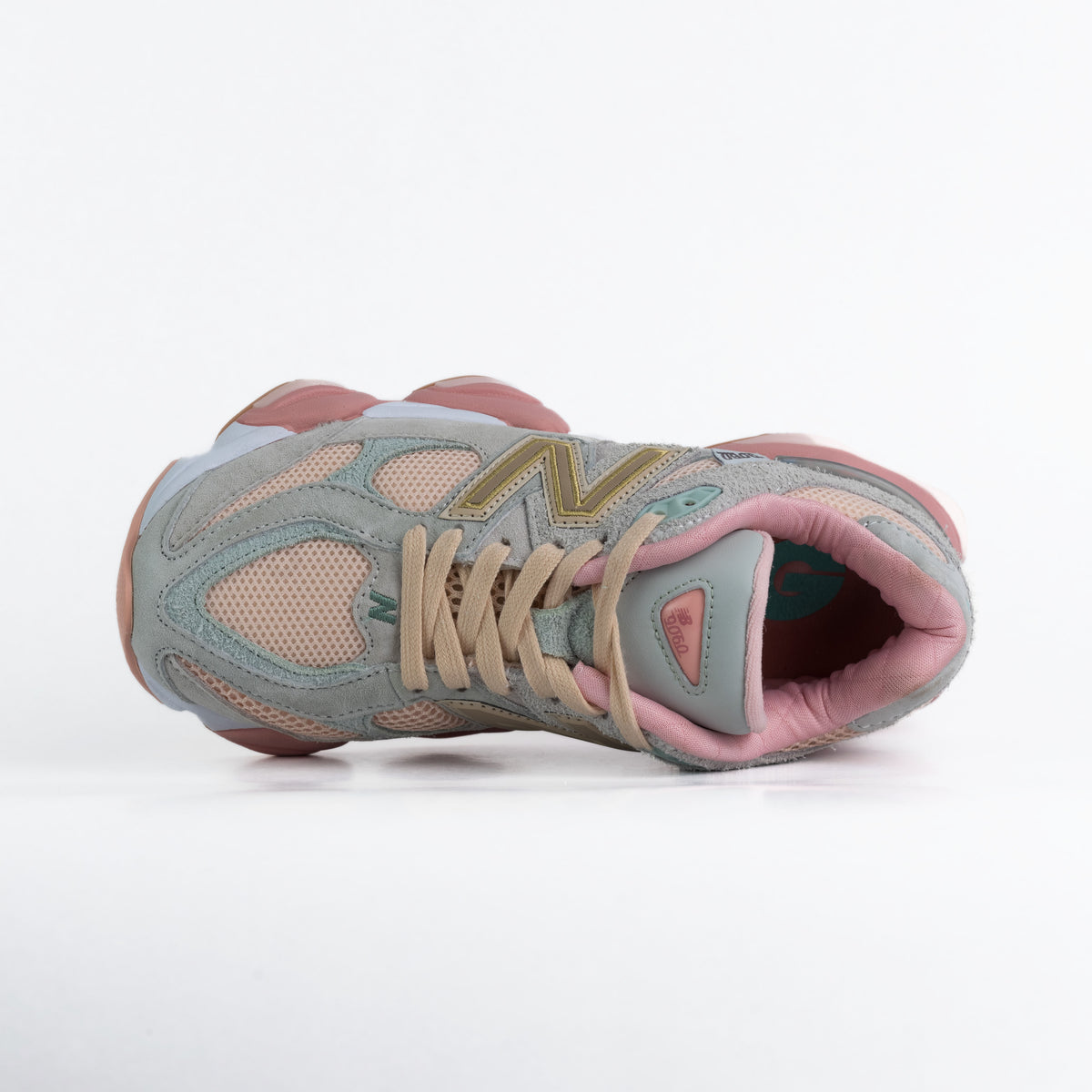 New Balance 9060 – Grey & Pink