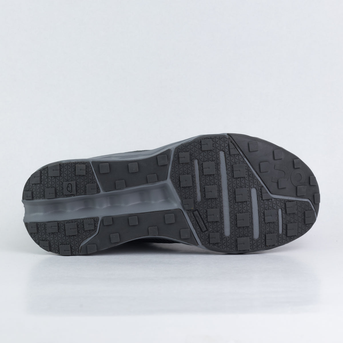 On Cloudhorizon Running (GRAY)