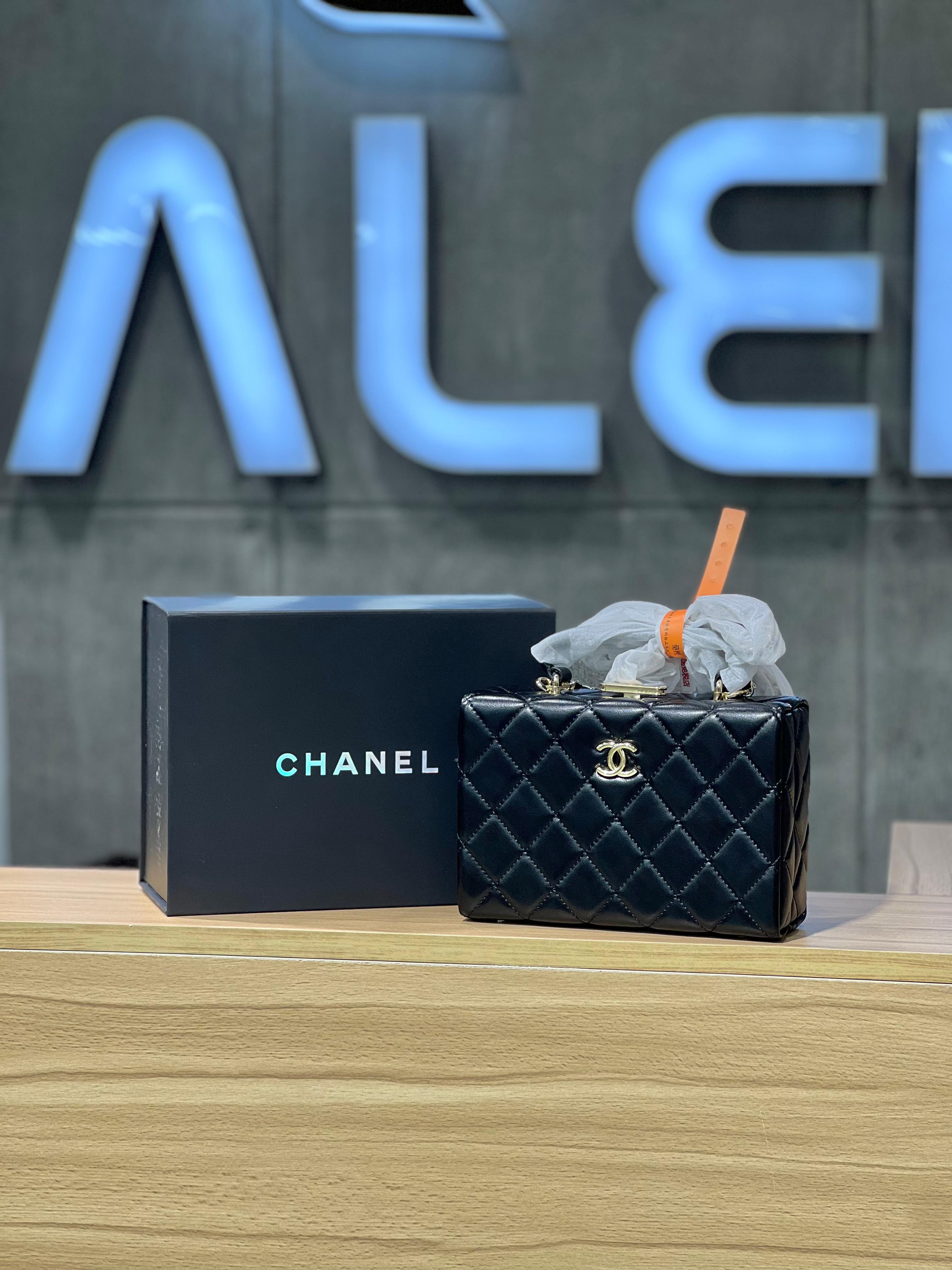 CHANEL AS607902