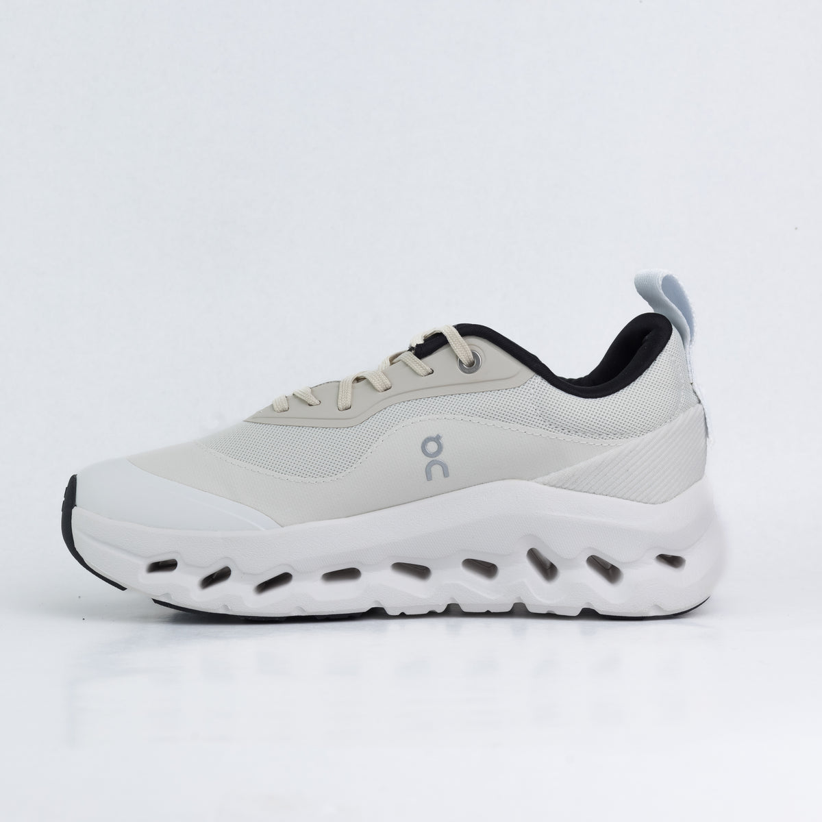 On Cloudtilt Loewe X  (white&off white)