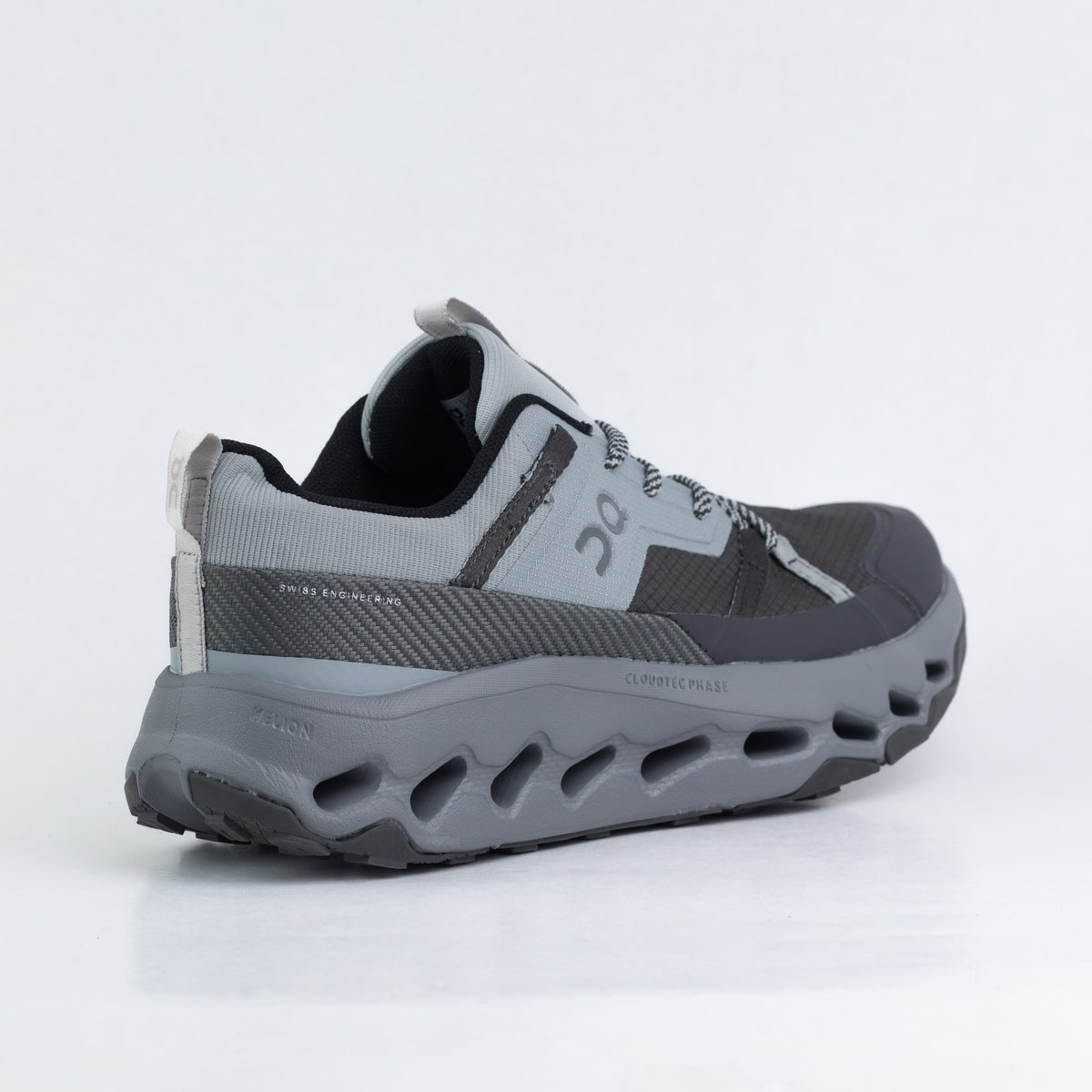 On Cloudhorizon Running  (GRAY)